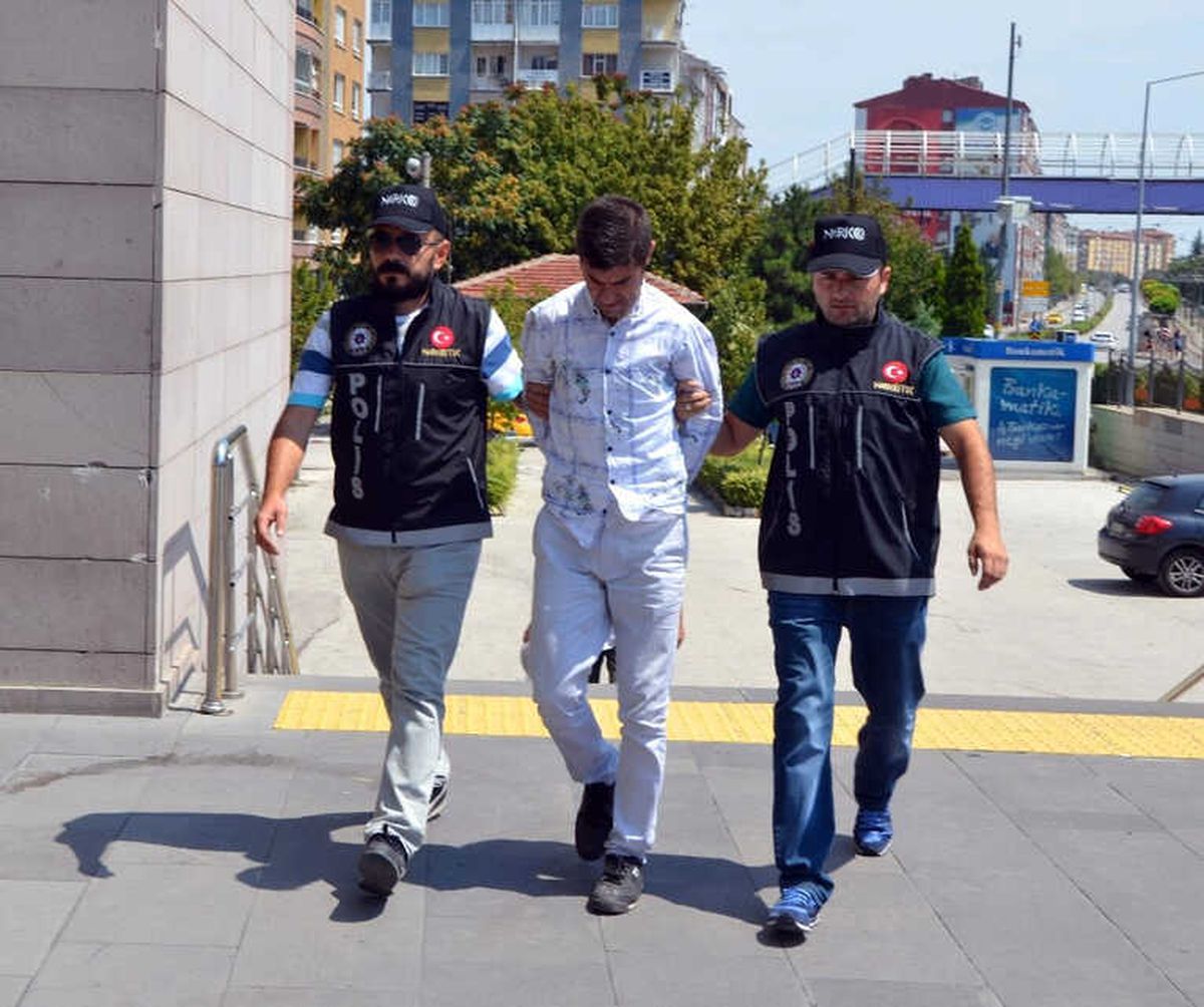 Uyuşturucu Satıcısı Adliyede