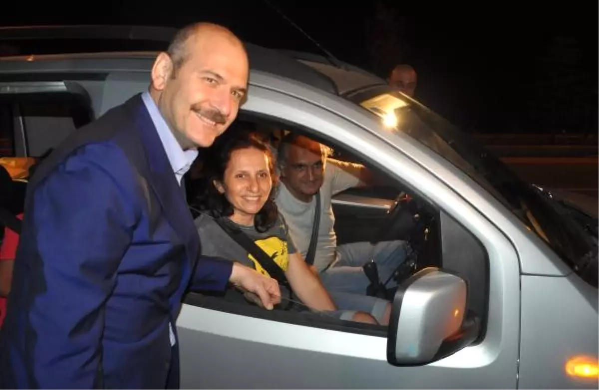 Bakan Soylu, Afyonkarahisar\'da Trafik Uygulamasına Katıldı