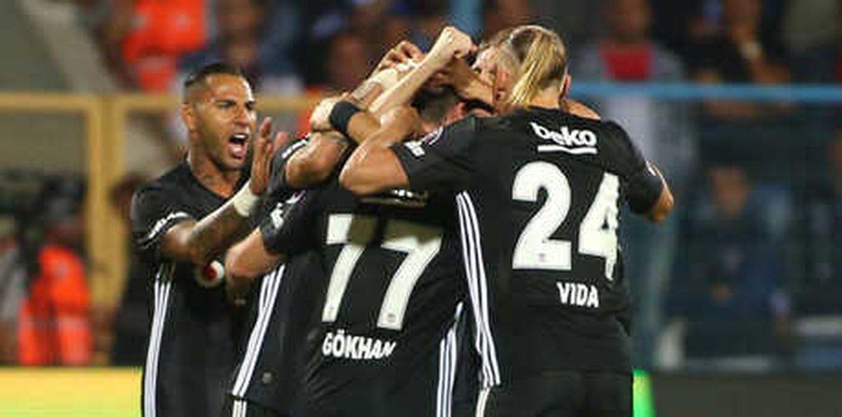 Beşiktaş\'tan Hatalı Tweet!