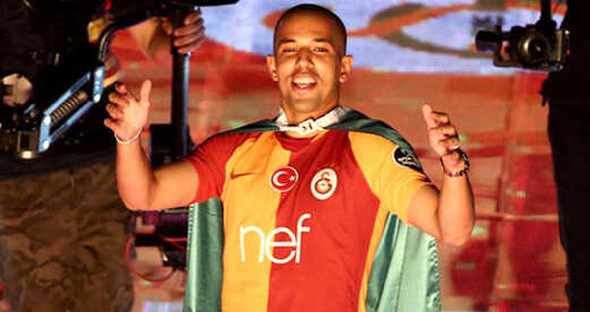 Galatasaray'da Feghouli Aldığı Maaş ile Emre Akbaba'yı 2'ye Katladı!