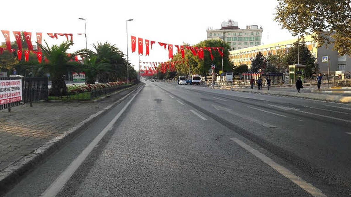 İstanbul\'da Bazı Yollar Trafiğe Kapatıldı
