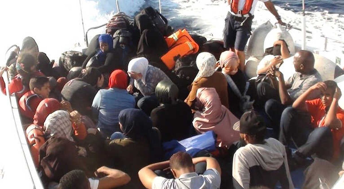 İzmir\'de 85 Kaçak Göçmen Yakalandı