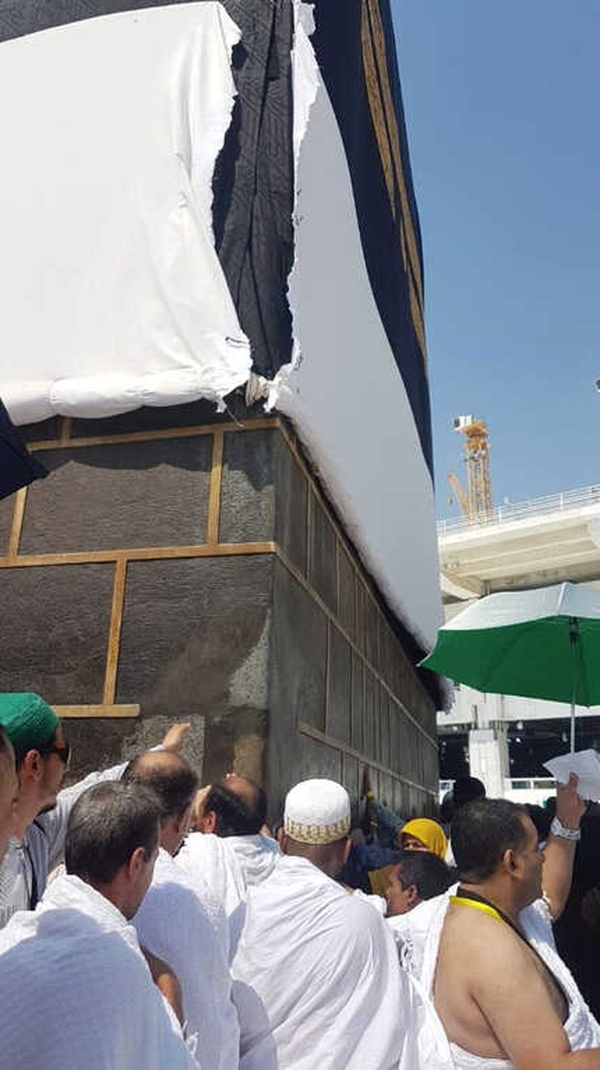 Kabe\'nin Örtüsü Değişiyor