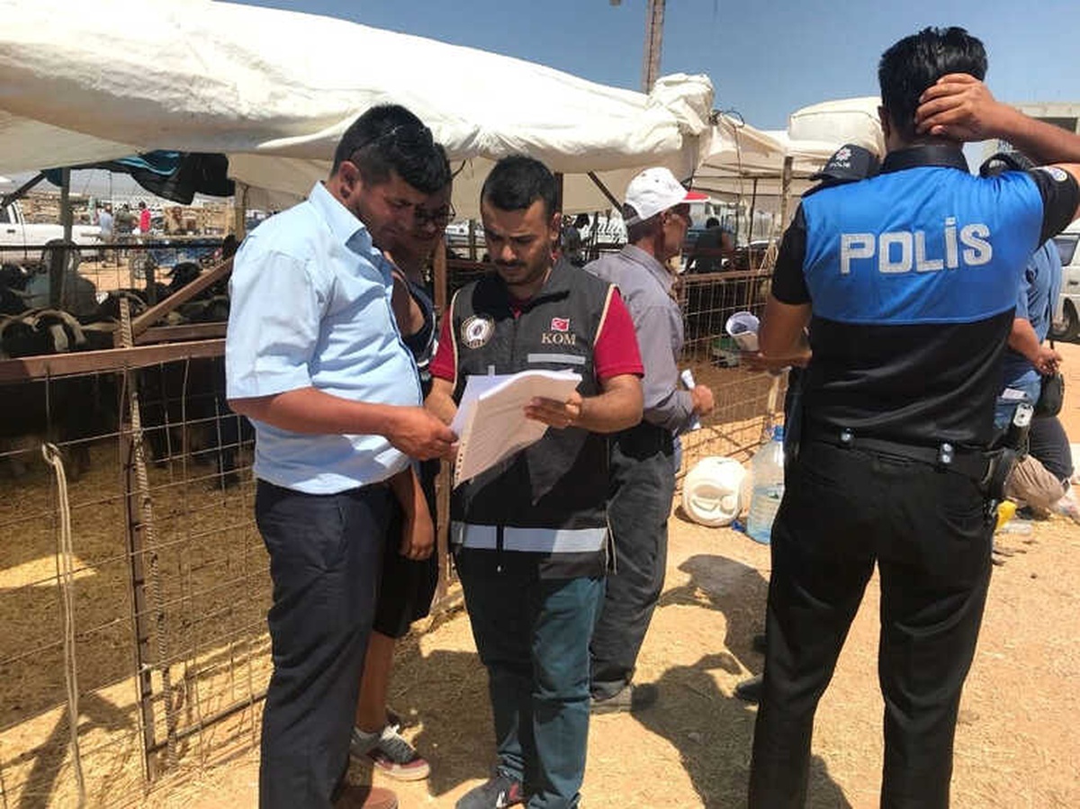 Karaman\'da Kurban Pazarında Broşürlü Sahte Para Uyarısı