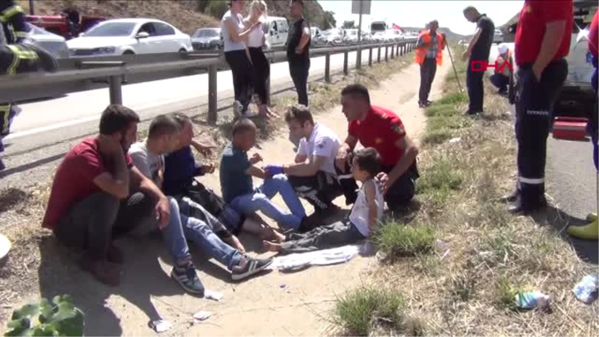 Kırıkkale Kırıkkale\'de Zincirleme Trafik Kazası 9 Kişi Yaralandı Hd