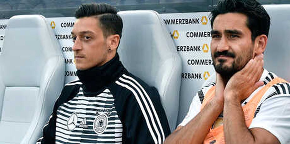 Mesut Özil İçin Günah Çıkardı!
