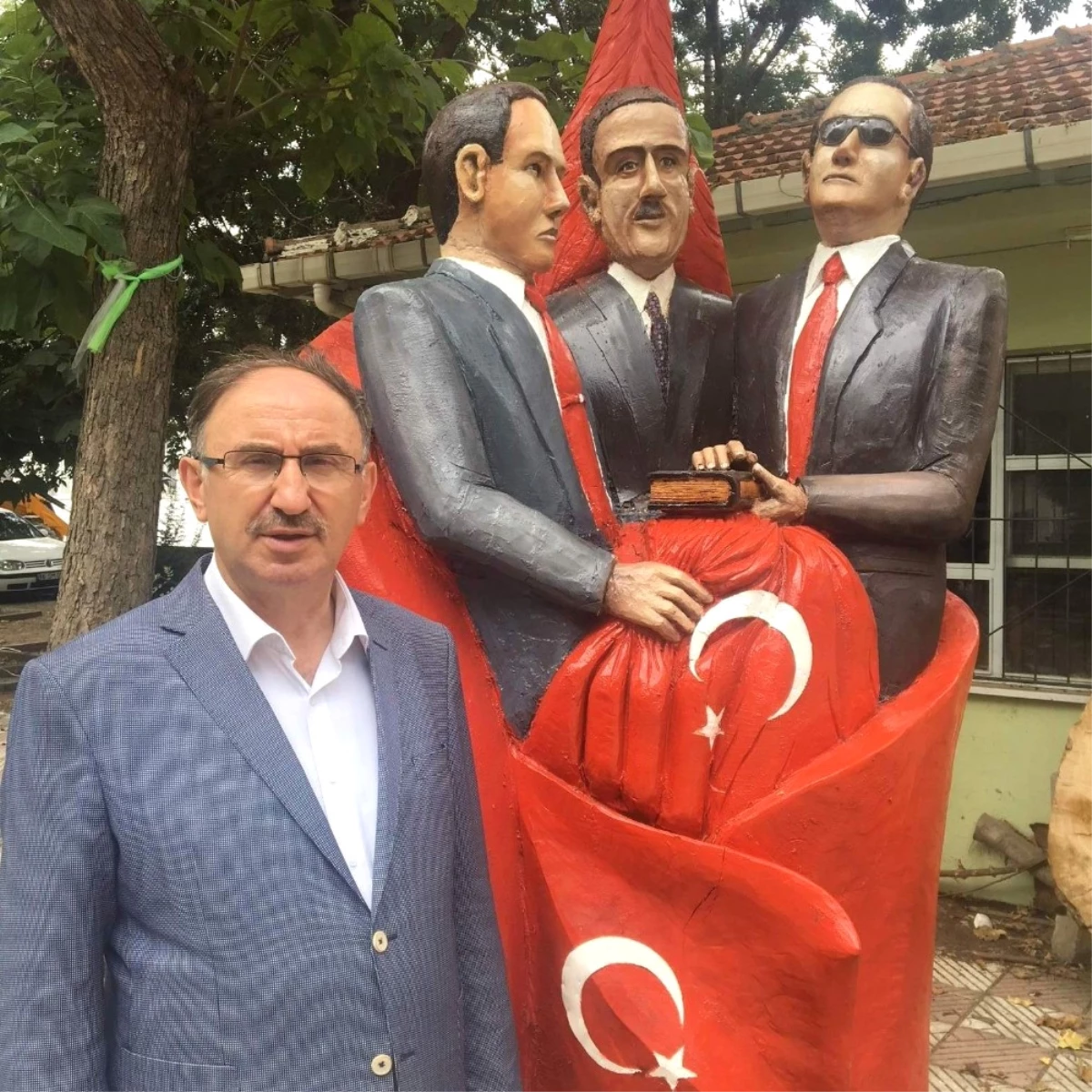 Bursalılardan Menderes ve Arkadaşlarına Vefa