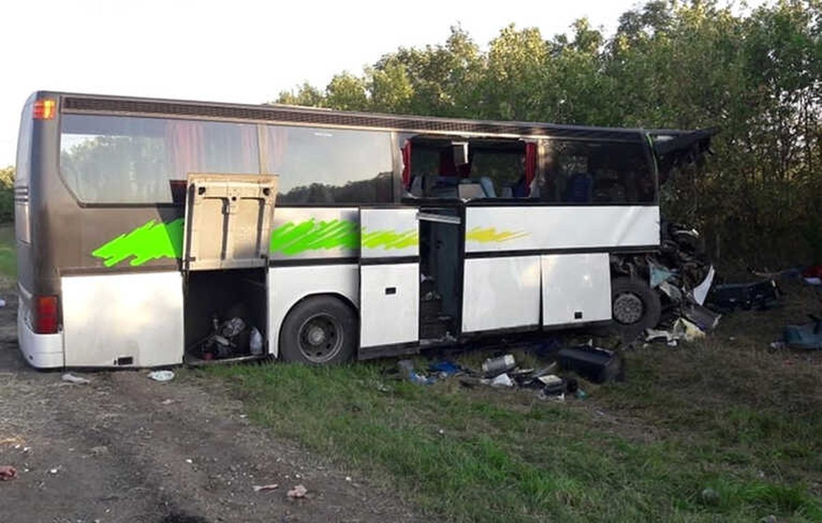 Rusya\'da Otobüs Kazası: 2 Ölü