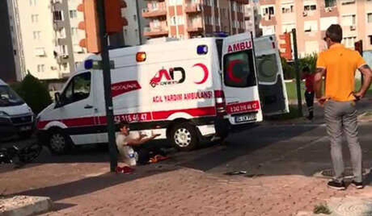 Sağlıkçı, Yardım Etmek İstediği Yaralının Saldırısına Uğradı