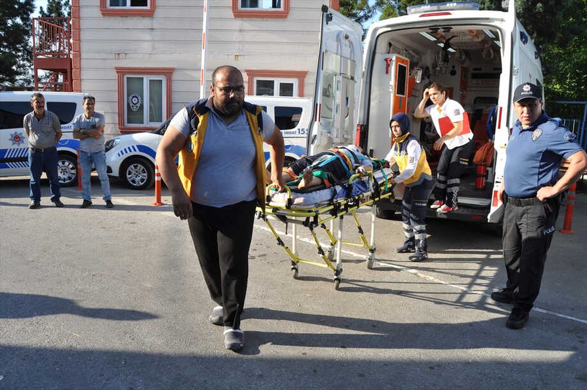 Sakarya\'da Trafik Kazası: 1 Ölü, 8 Yaralı