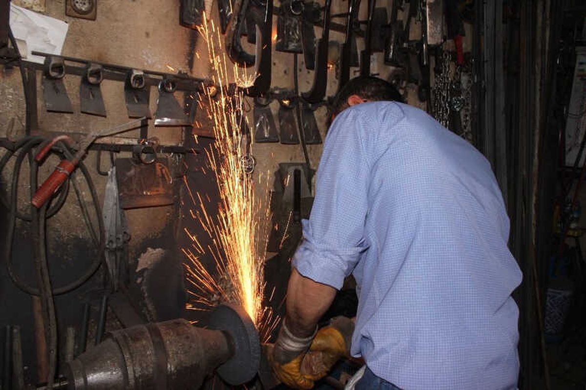 Siverek\'te Bıçak Bileyicilerine Yoğun İlgi