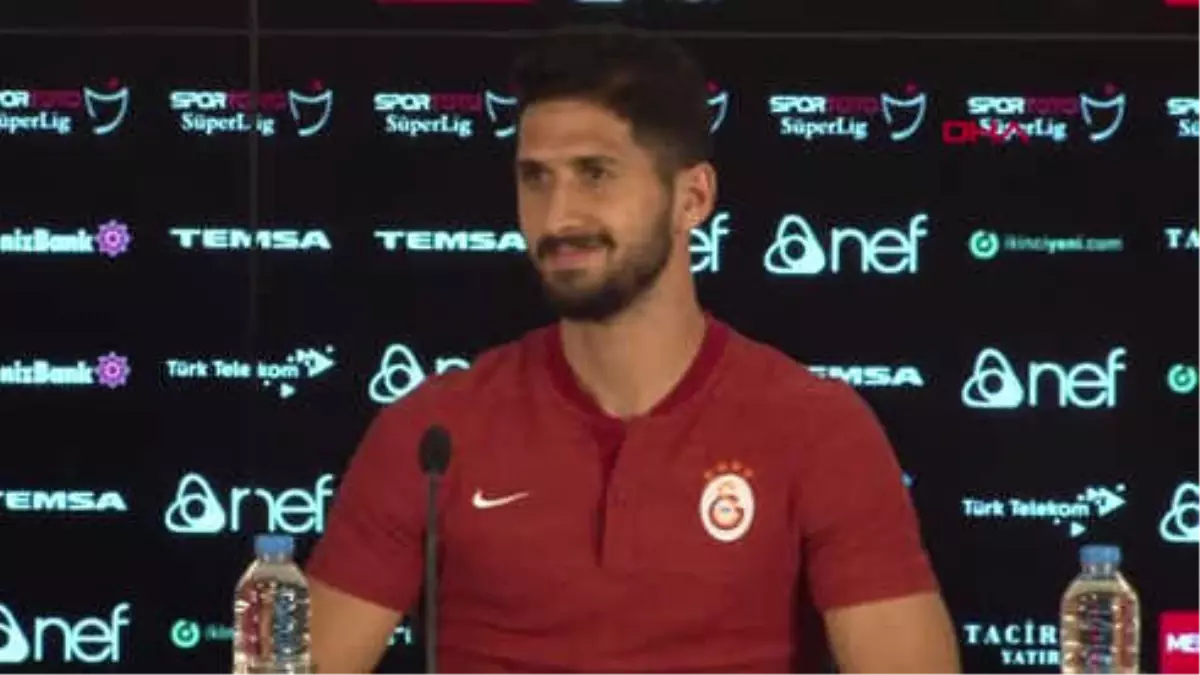 Spor Galatasaray\'da Toplu İmza Töreni