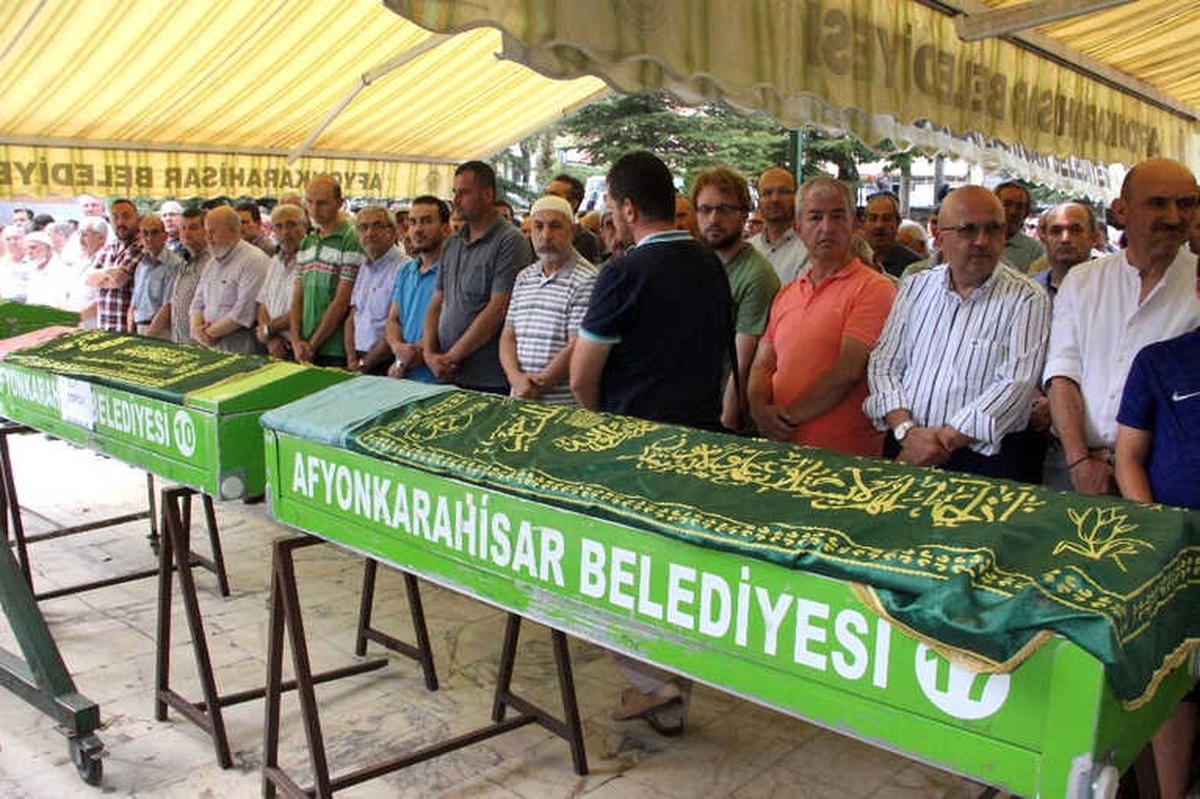 Talihsiz Anne ve Kızı Toprağa Verildi