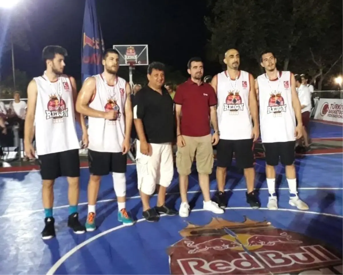 Tbf 3x3 Basketbol Turu\'nun Finali Kuşadası\'nda Yapıldı