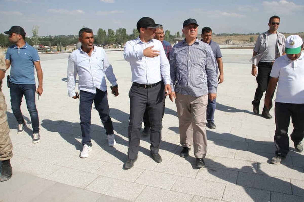 Vali Aziz Yıldırım, Malazgirt\'teki Çalışmaları Denetledi