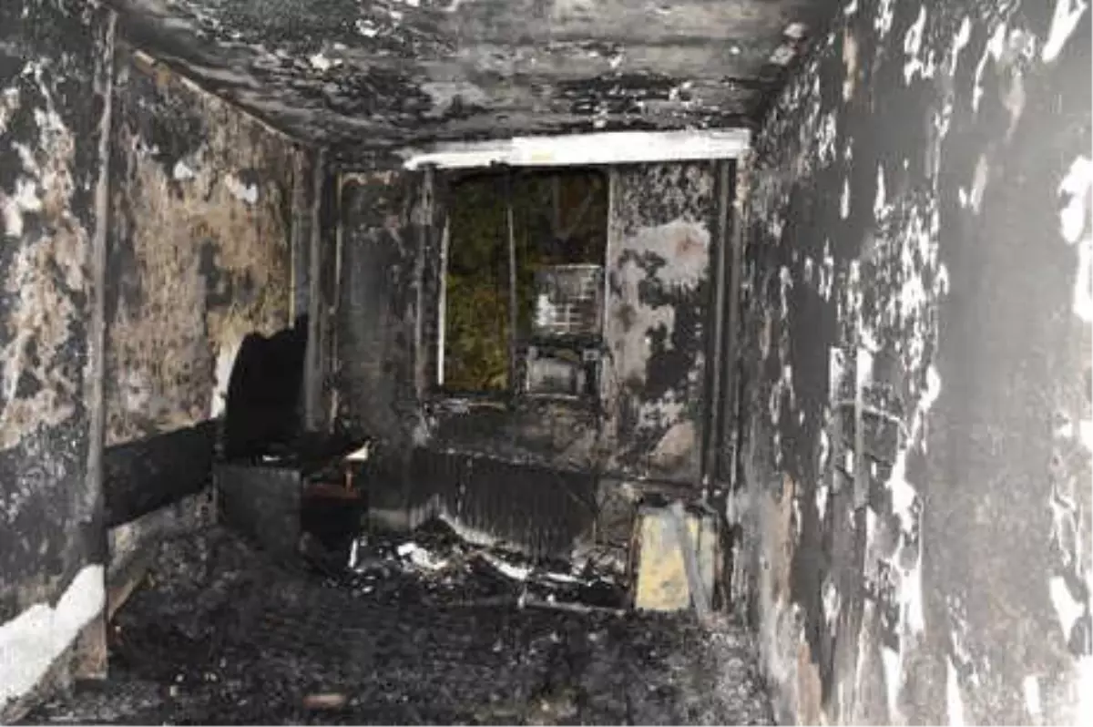 Yapıştırıcı Madde Koklayan Asker Oteli Yaktı, 14 Kişi Ölümden Döndü