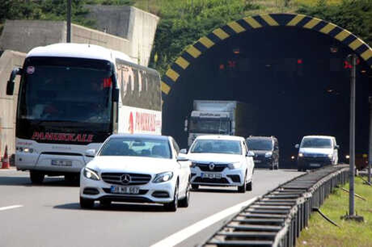 4 Günde Bolu Dağı\'ndan 269 Bin 405 Araç Geçti