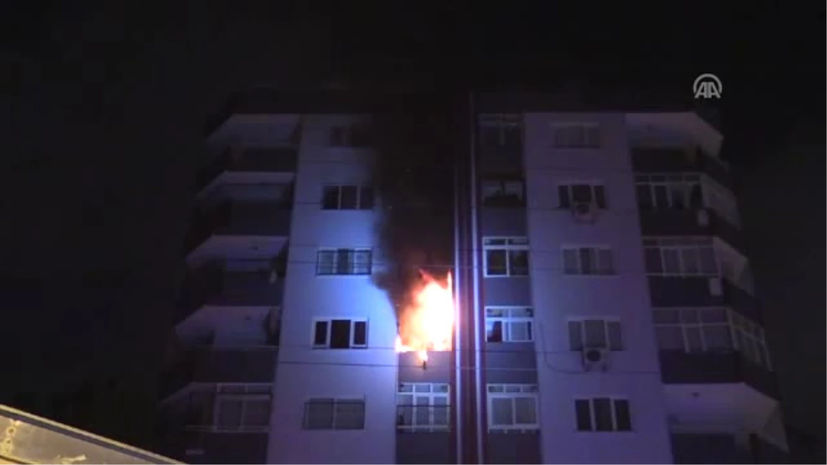 Adana\'da Apartmanda Yangın