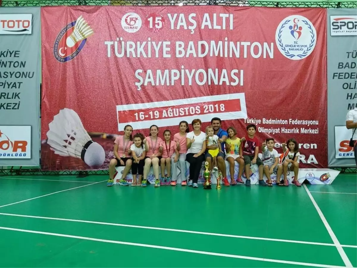 Badminton\'da Türkiye Şampiyonu Oldular