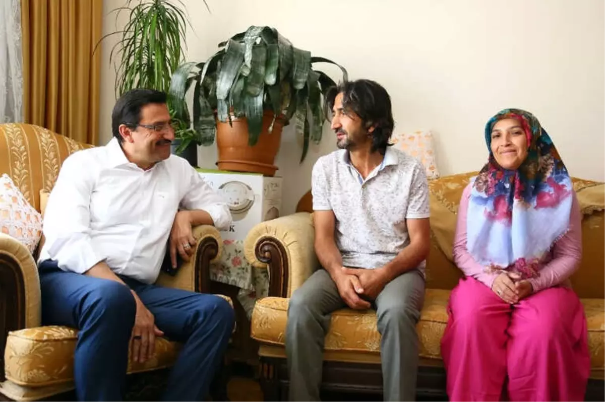 Başkan Ak, Şehit Ailelerini Yalnız Bırakmıyor