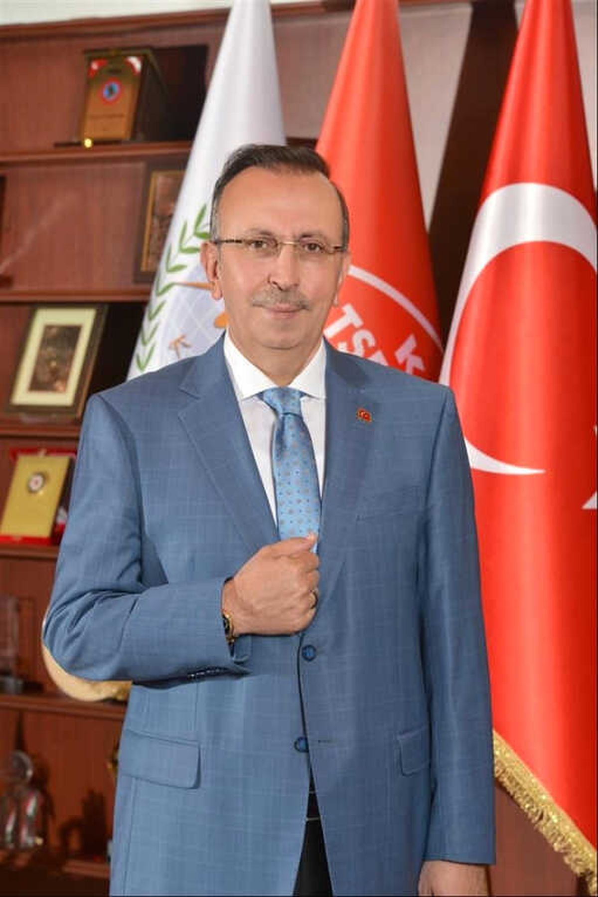 Başkan Seçen; "Bayramları Kalplerimizde Sevgi Seline Dönüştürelim"