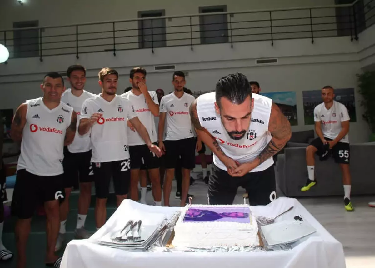 Beşiktaş\'tan Negredo\'ya Kutlama