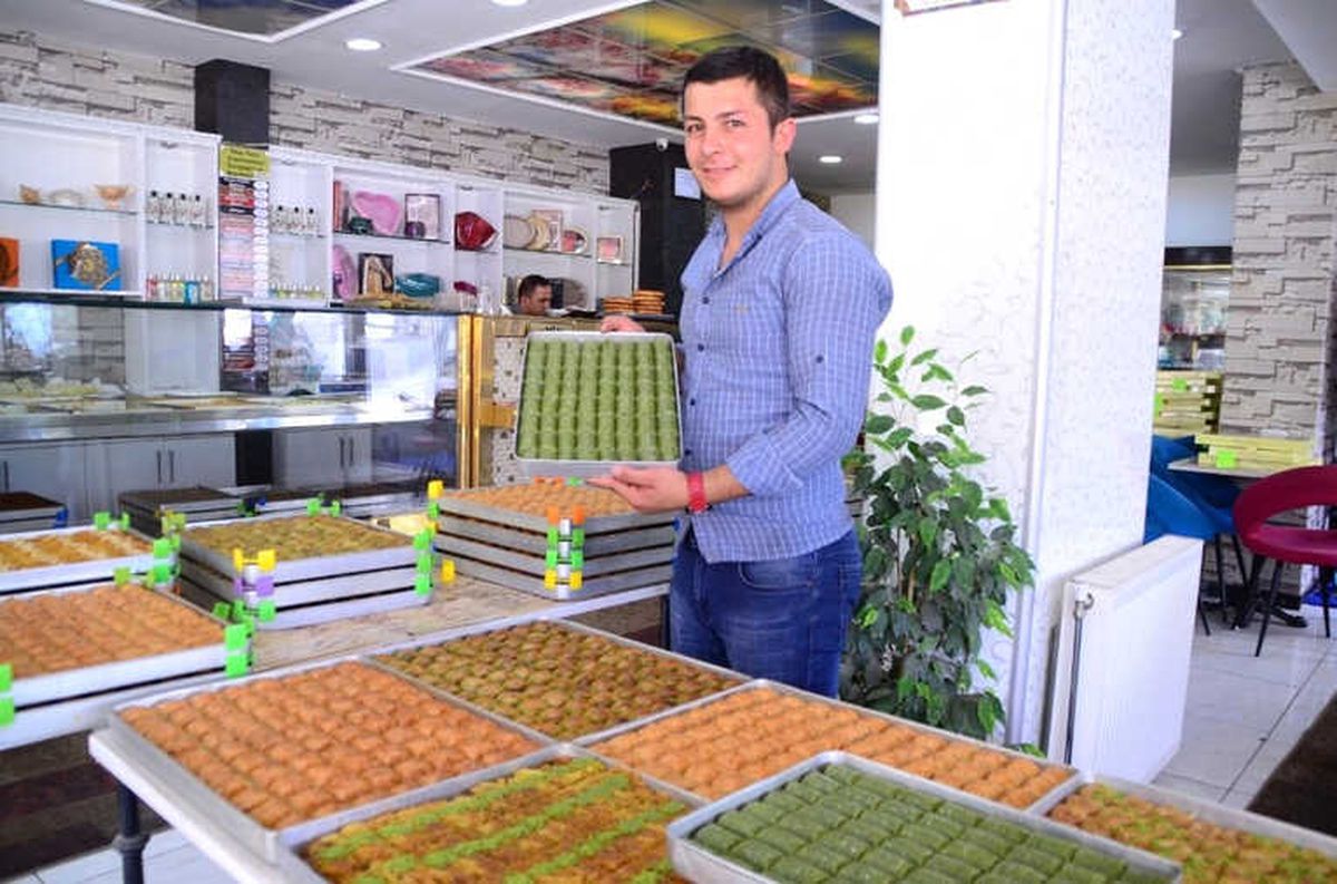 Bitlis\'teki Pastanelerde Yoğun Tatlı Mesaisi