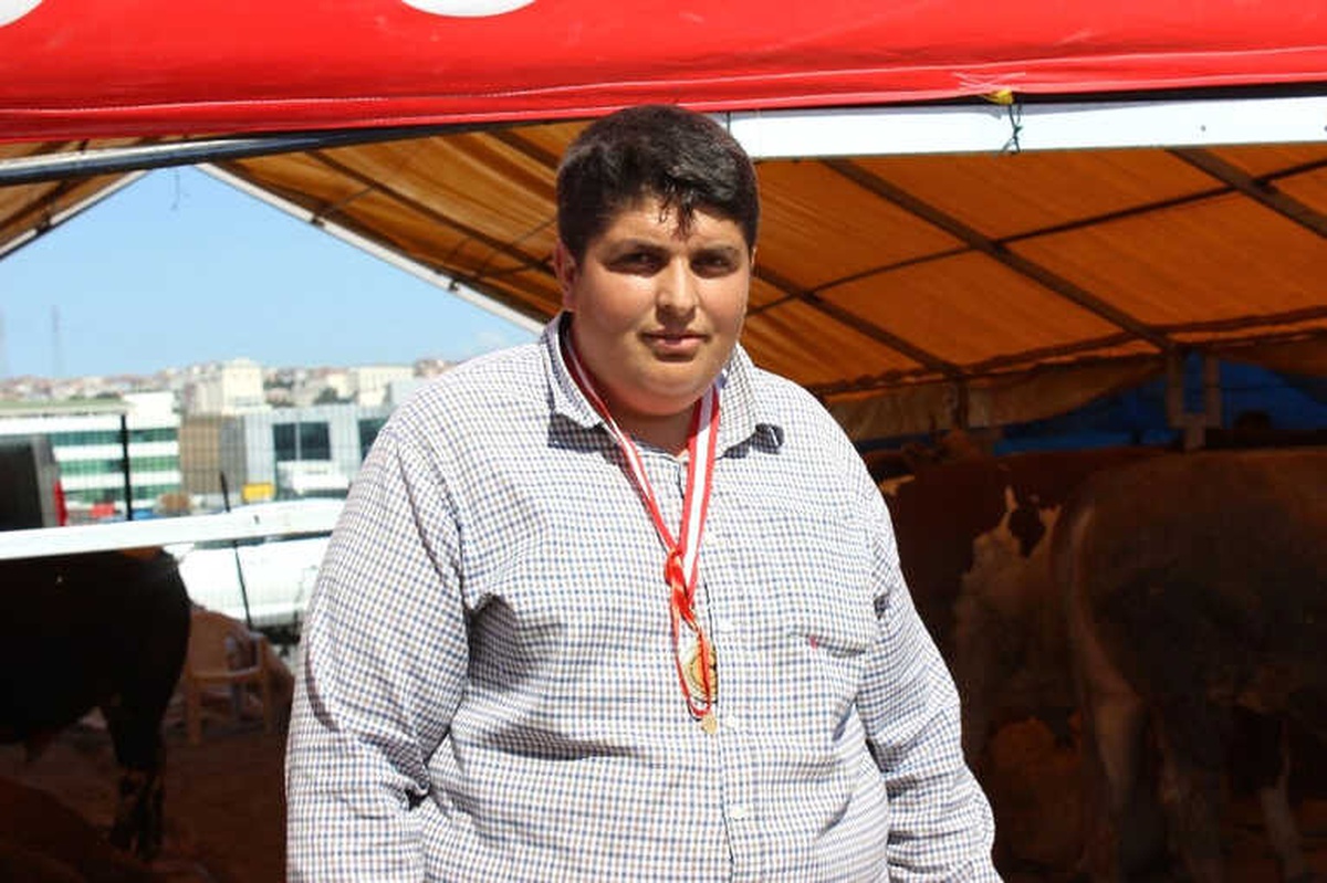 Çiftlik Bank\'ın Tosunu Mehmet Aydın\'a Benzeyen Çoban Görenleri Şaşırttı