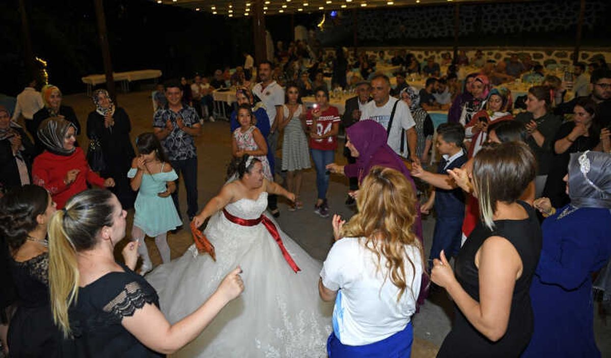 Down Sendromlu Genç Kızın Hayali Gerçek Oldu
