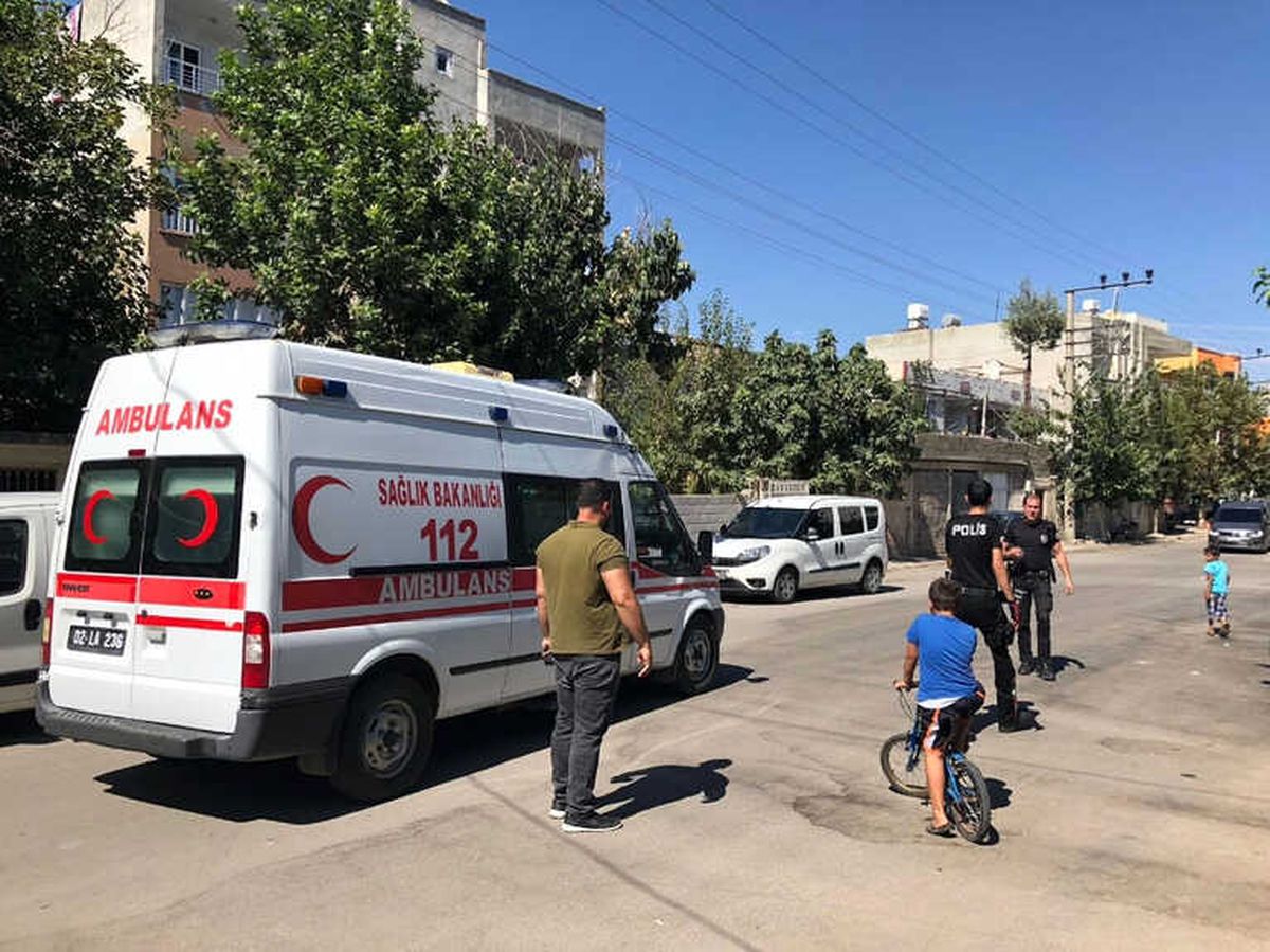 Ekmek Bitti" Diyen Fırıncıyı Bıçakladı