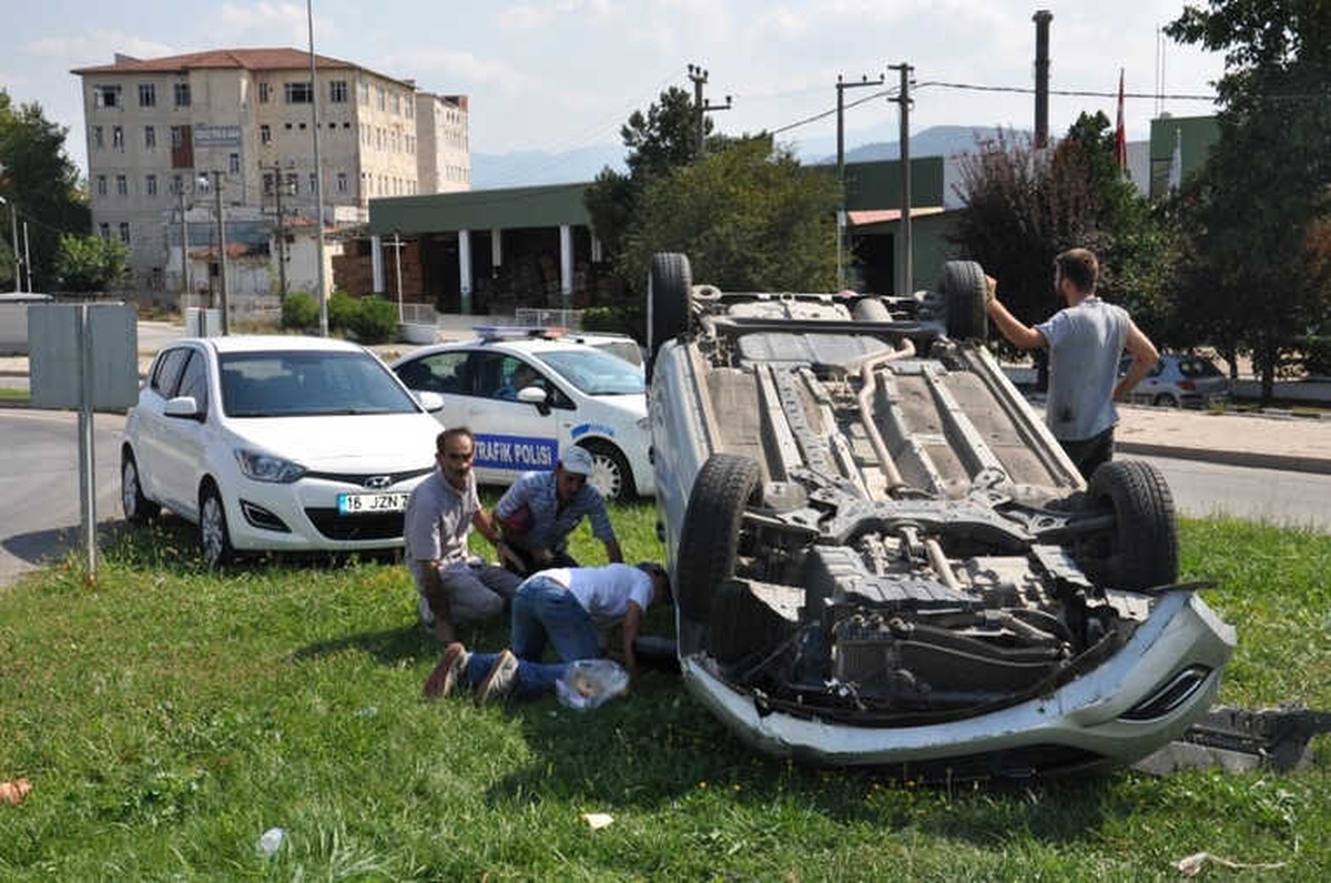 Hurdaya Dönen Otomobilden Sağ Çıktı