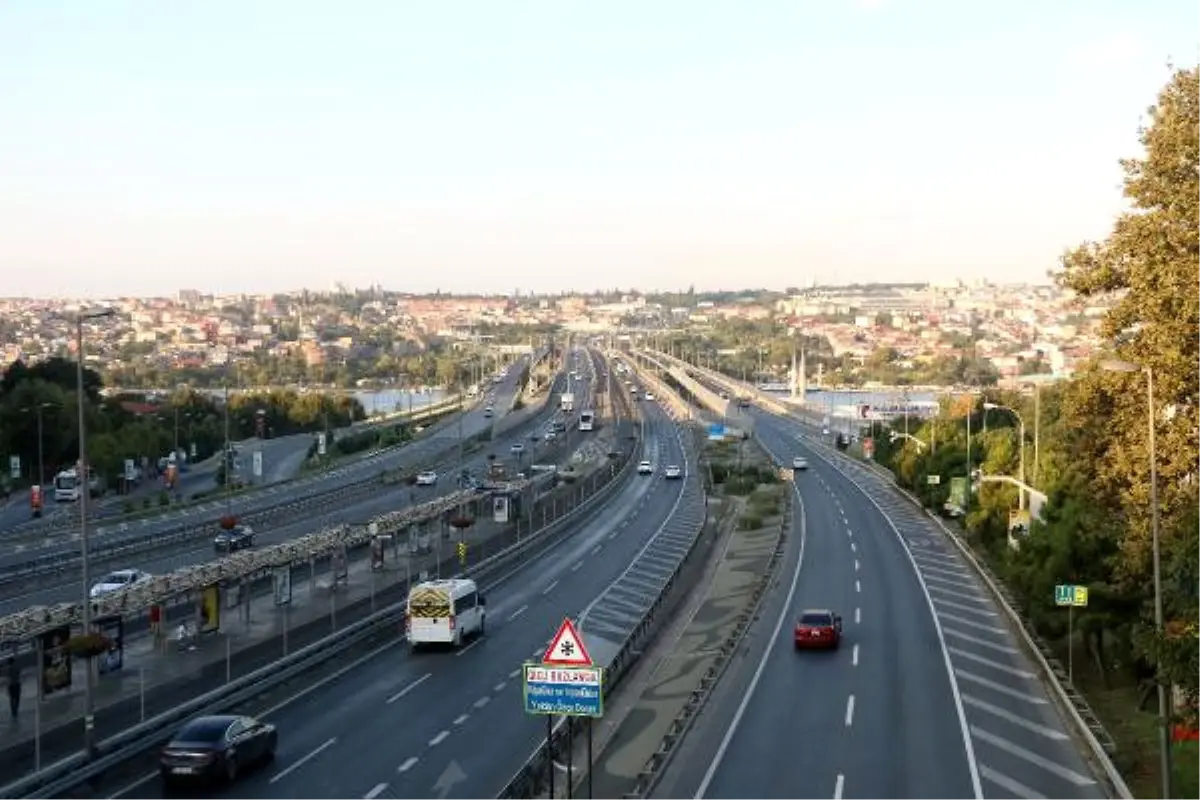 Istanbul yolu. Стамбул пробки. Стамбул дорожное движение. Транспорт Турции. Körpülər və yollar Стамбул.