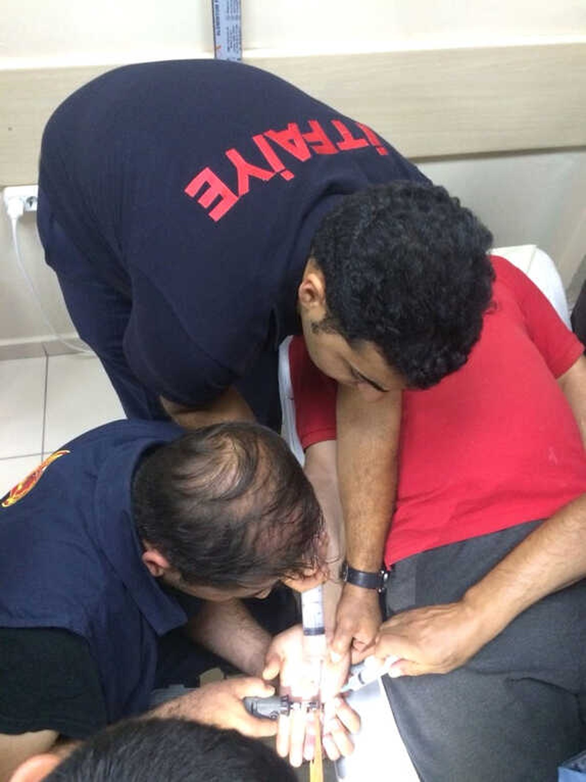 İtfaiyeden Parmakta Sıkışan Yüzük Çıkarma Operasyonu