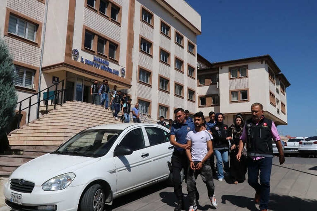 Kaçan Otomobilden Uyuşturucu Ele Geçirildi