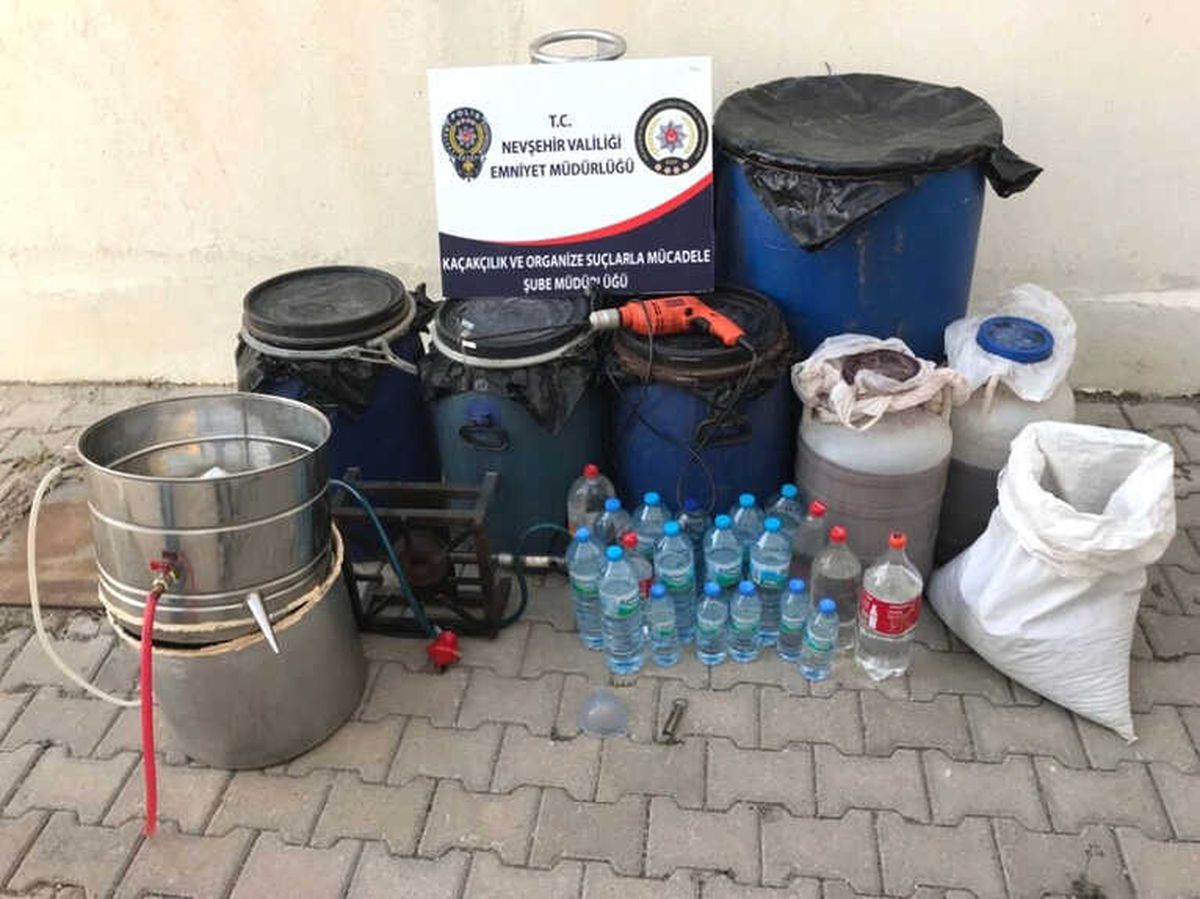 Nevşehir\'de Kaçak İçki Operasyonu: 3 Gözaltı