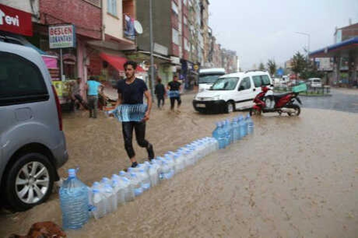 Oltu\'yu Sağanak ve Dolu Vurdu