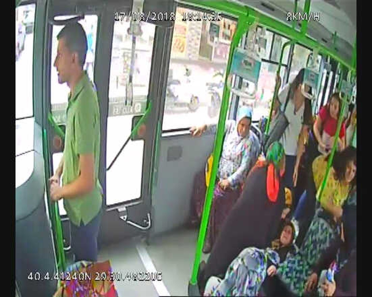 Otobüs Şoförü Kalp Krizi Geçiren Kadının Hayatını Böyle Kurtardı