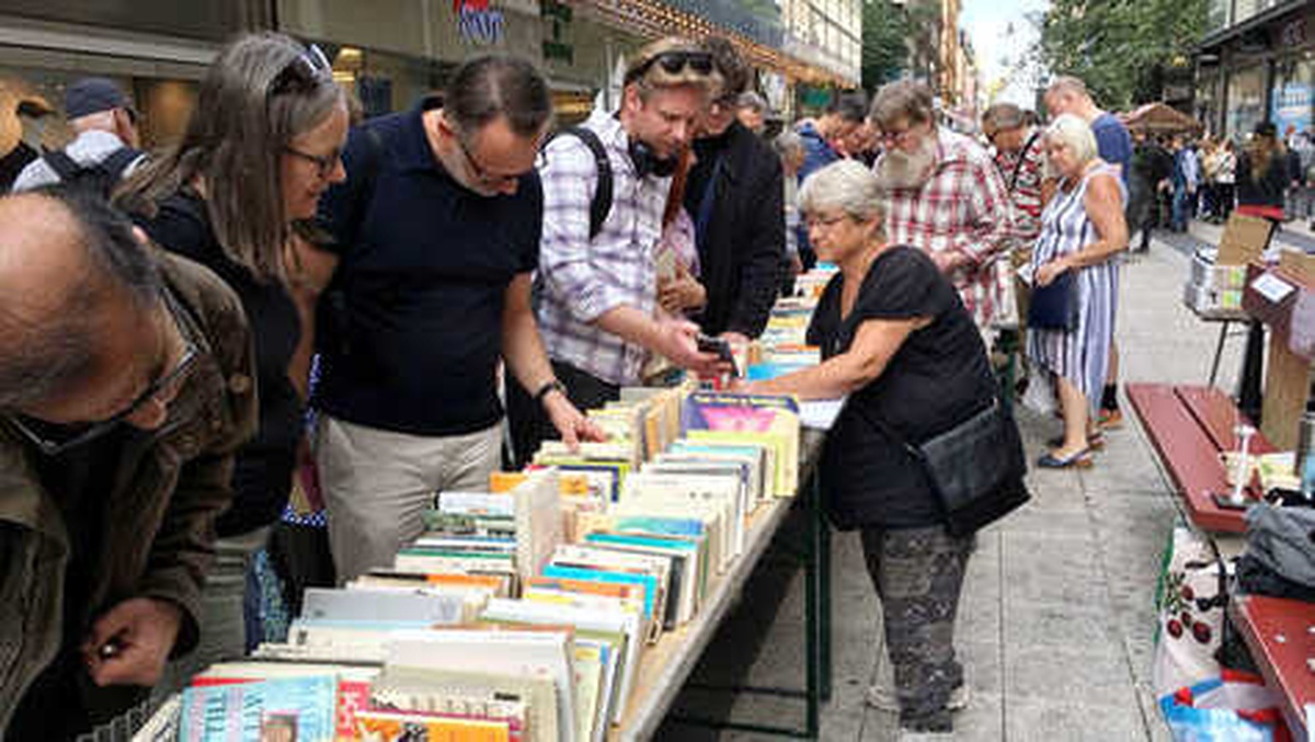 Stockholm\'de Üç Km\'lik Kitap Pazarı