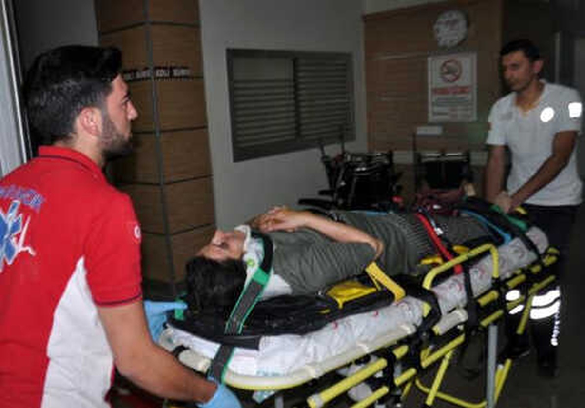 Tatil Dönüşü Kaza: Sürücü Öldü, Eşi ve 2 Çocuğu Yaralı
