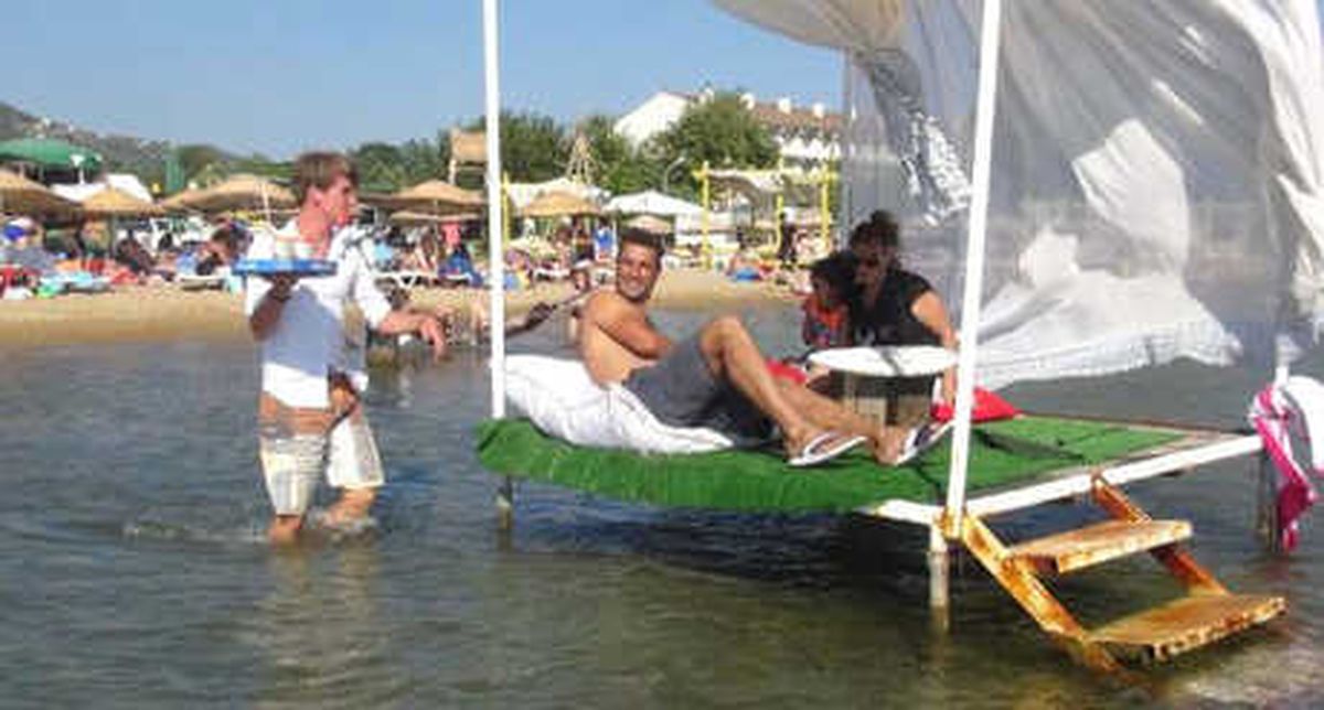 Tatilcilere Deniz Ortasında Loca
