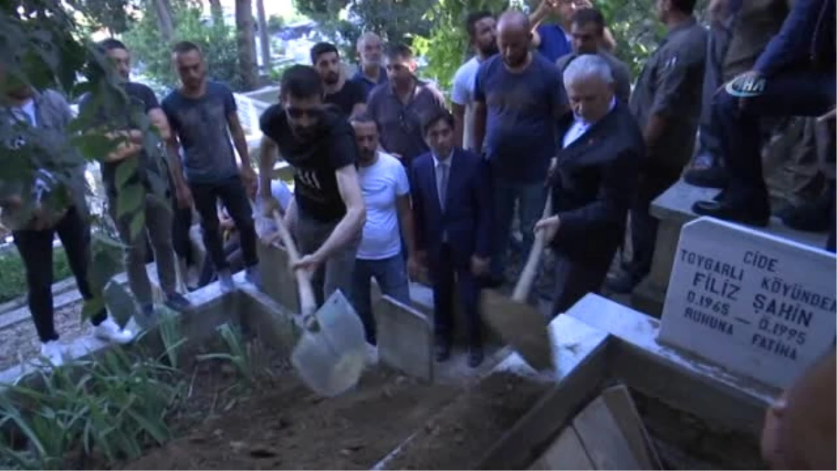 TBMM Başkanı Binali Yıldırım Çamlıca Camii\'nde İncelemelerde Bulundu