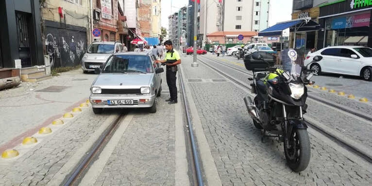 Tramvay Yolunu İşgal Edenlere Göz Yumulmuyor