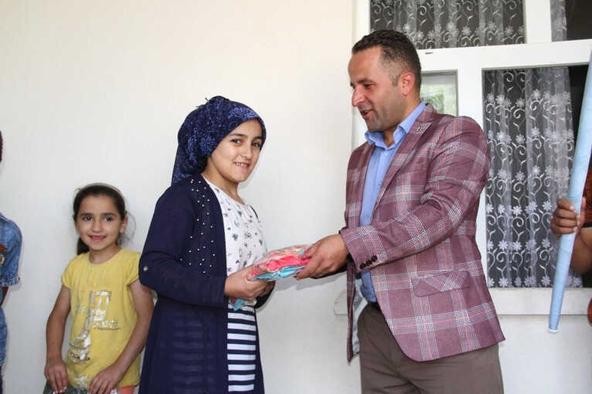 Tügva, Yetimlere Bayramlıklarını Dağıttı