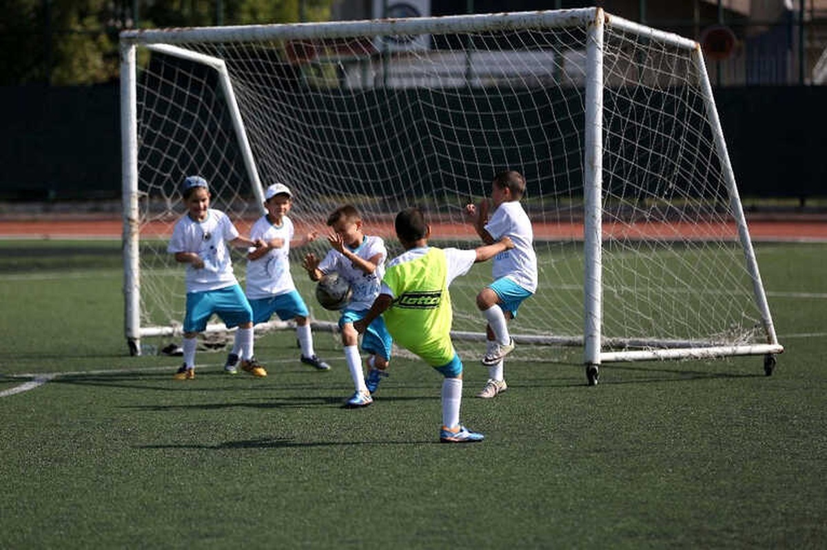 Yenimahalle Belediyesi Yaz Futbol Okulu Mezunlarını Verdi