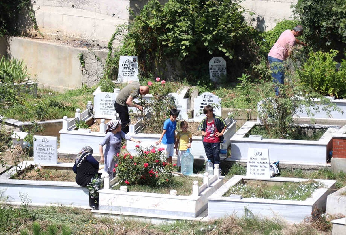 Zonguldak\'ta Mezarlık Ziyaretleri