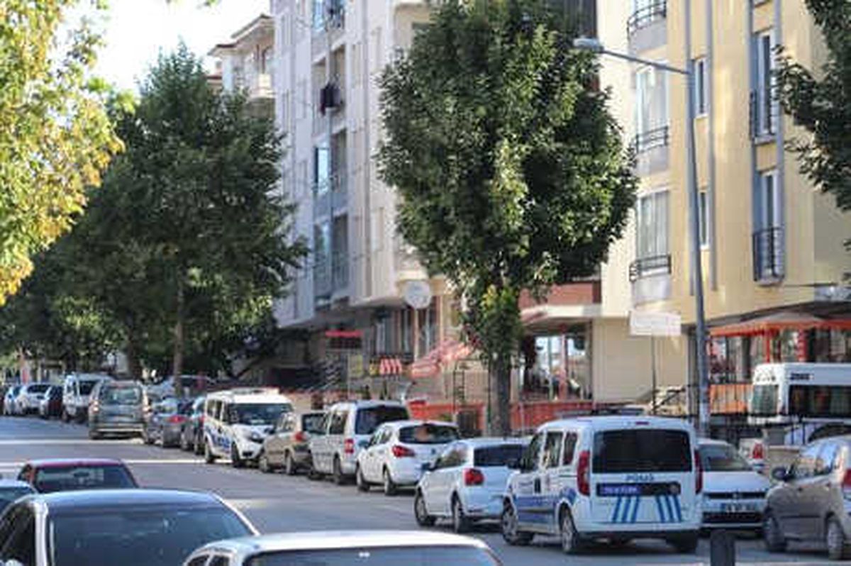 4\'üncü Kat Balkonundan Düşen Alzheimer Hastası Öldü