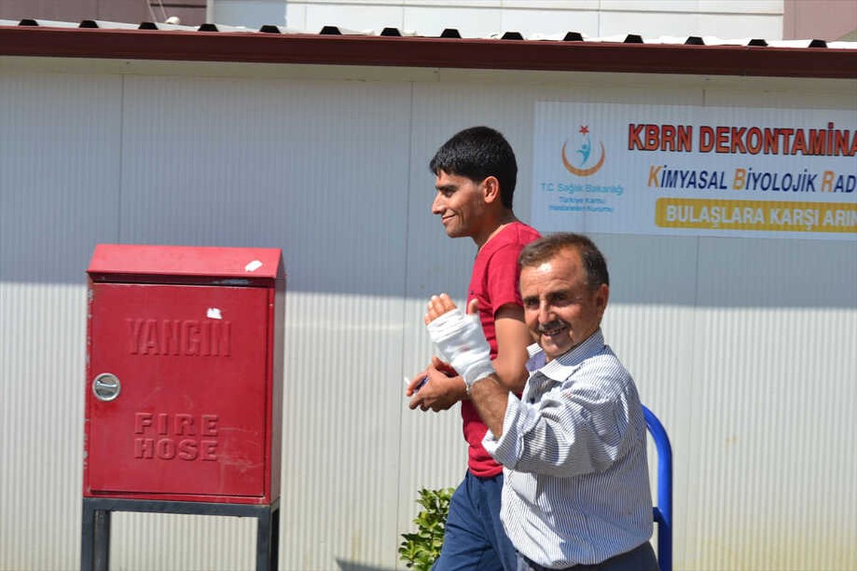 Acemi Kasaplar" Hastanelik Oldu