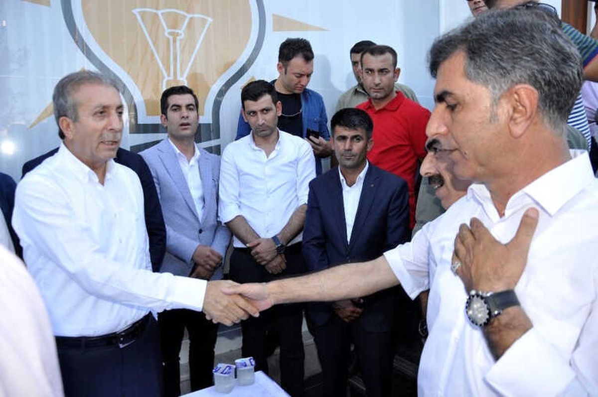 AK Parti Diyarbakır İl Başkanlığı Vatandaşlarla Bayramlaştı