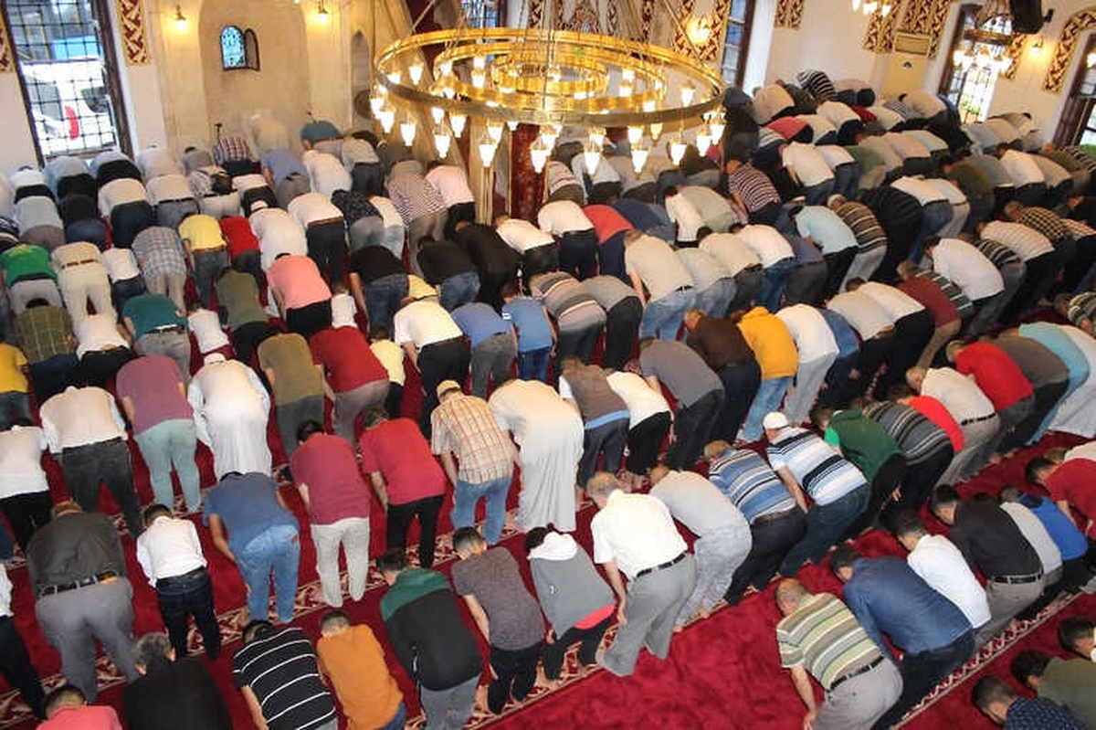 Anadolu\'nun İlk Camisinde Bayram Namazı