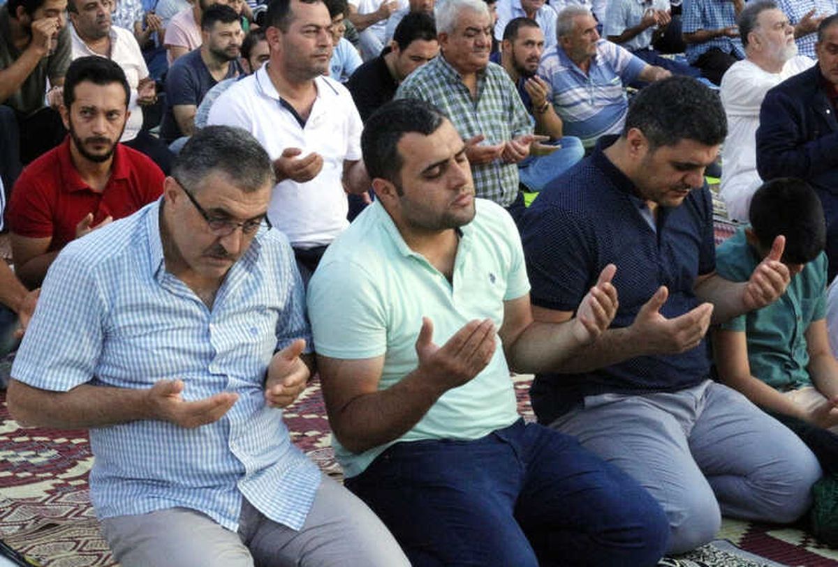Binlerce Vatandaş Eyüp Sultan\'da Buluştu